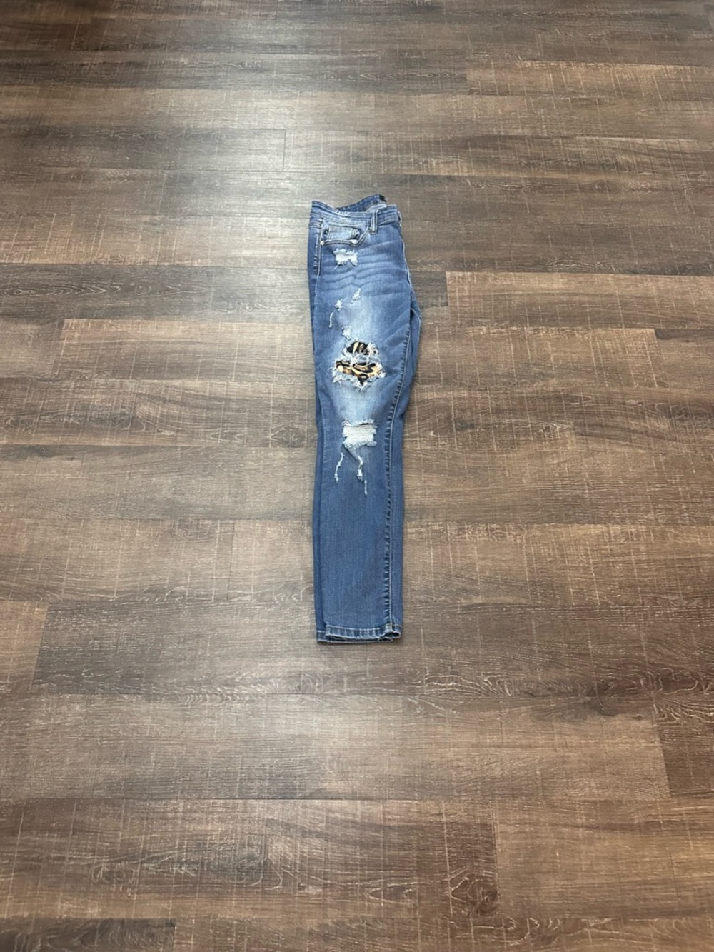 Judy Blue Distressed Animal Print Skinny Medium Blue Denim Jeans Size 11/30 - Picture 4 of 7
